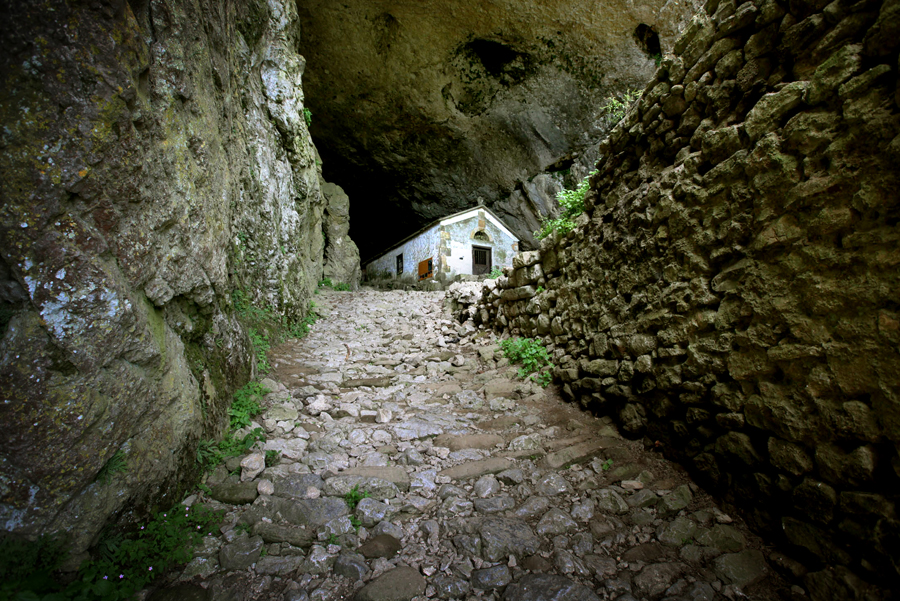 Túnel de San Adrián
