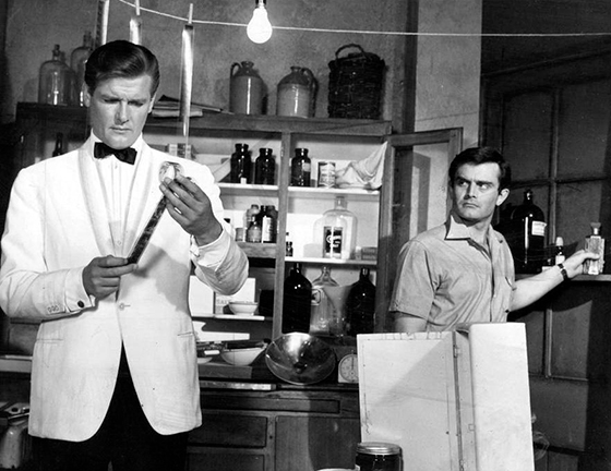 Roger Moore en una escena de la serie 'El Santo' - 60 años de la televisión en España