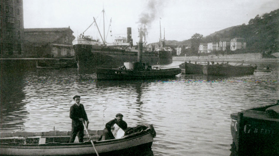 Actividad en la ría de Bilbao antiguo