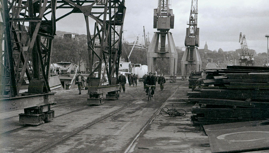 Grúas en la ría de Bilbao antiguo