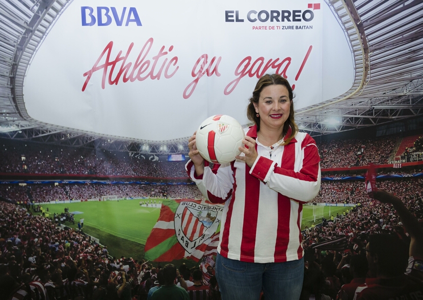 Foto 1 de la aficin en la oficina del BBVA de ALGORTA<br>
Martes 19 de mayo 2015