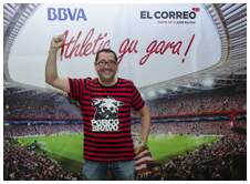 Foto 24 de la aficin en la oficina del BBVA de BARAKALDO <br>
| Martes 26 de mayo 2015