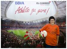 Foto 21 de la afici�n en la oficina del BBVA de GERNIKA <br>
| Jueves 21 de mayo 2015