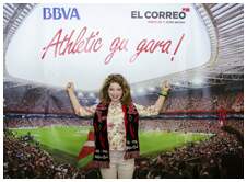 Foto 3 de la afici�n en la oficina del BBVA de GERNIKA <br>
| Jueves 21 de mayo 2015
