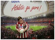 Foto 7 de la afici�n en la oficina del BBVA de GERNIKA <br>
| Jueves 21 de mayo 2015
