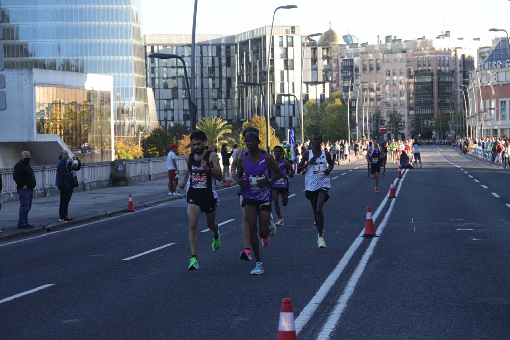 Foto 17 de la carrera en Torre Iberdrola y puente de Deusto