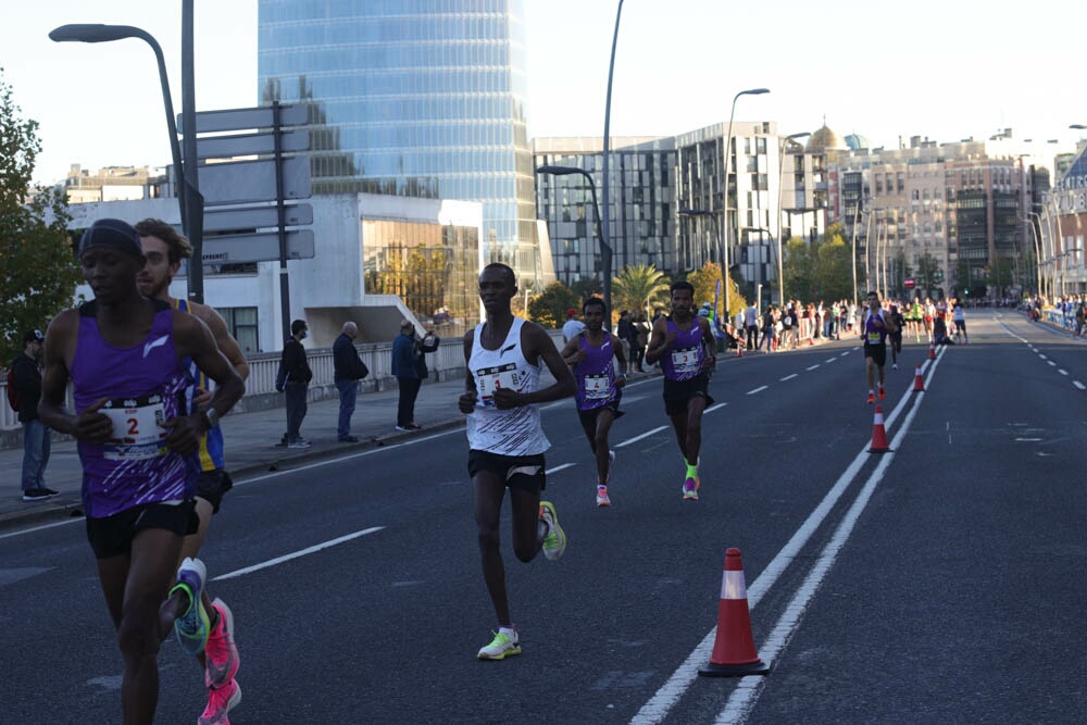 Foto 19 de la carrera en Torre Iberdrola y puente de Deusto