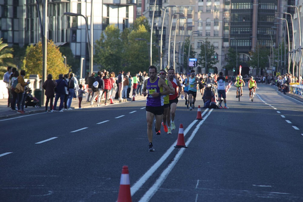 Foto 34 de la carrera en Torre Iberdrola y puente de Deusto