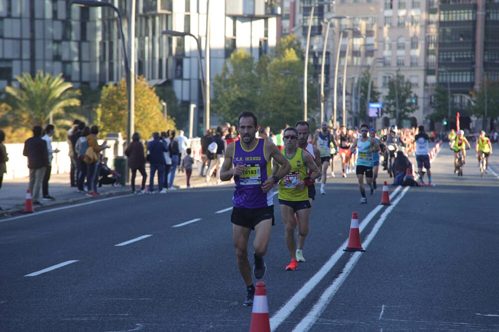 Foto 35 de la carrera en Torre Iberdrola y puente de Deusto