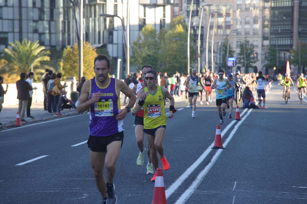 Foto 36 de la carrera en Torre Iberdrola y puente de Deusto