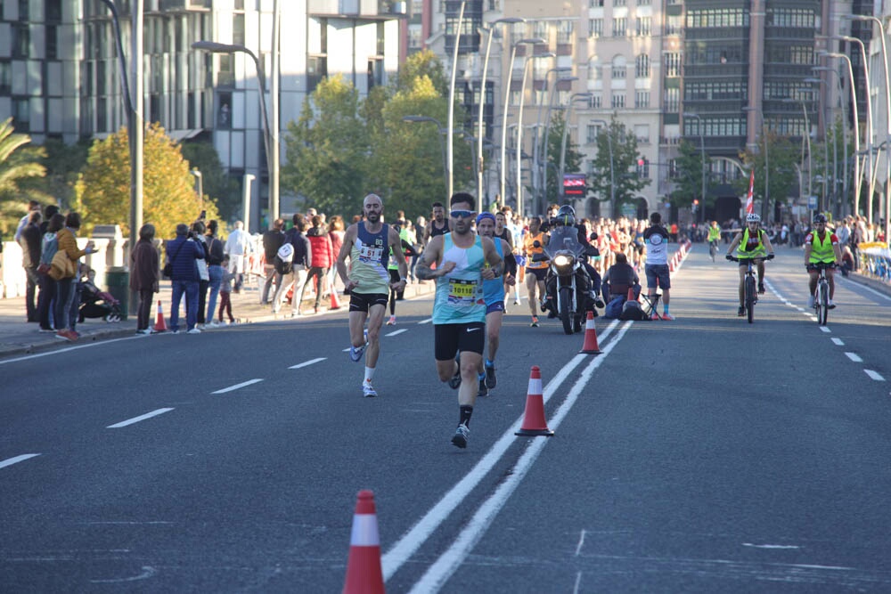 Foto 38 de la carrera en Torre Iberdrola y puente de Deusto