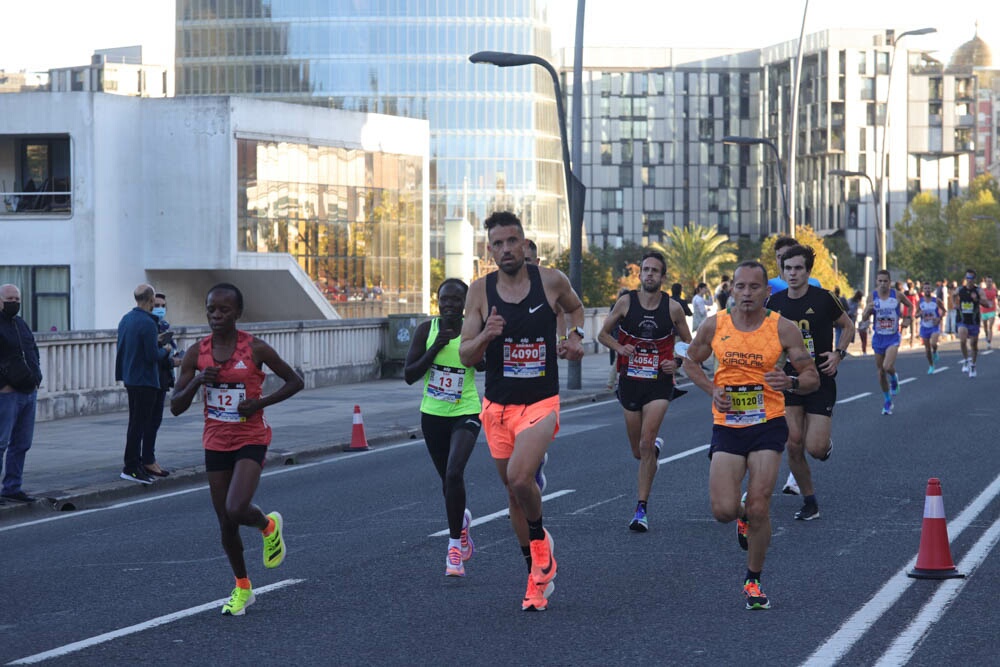 Foto 40 de la carrera en Torre Iberdrola y puente de Deusto