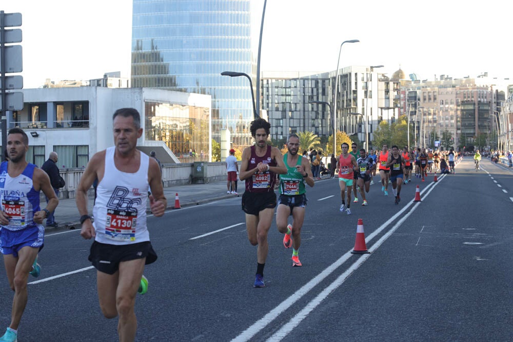 Foto 43 de la carrera en Torre Iberdrola y puente de Deusto