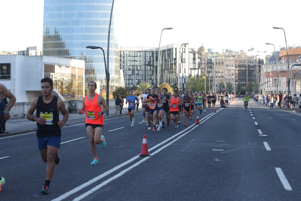 Foto 45 de la carrera en Torre Iberdrola y puente de Deusto