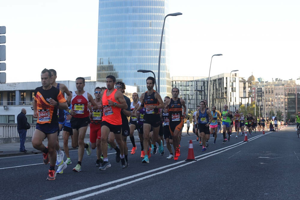 Foto 46 de la carrera en Torre Iberdrola y puente de Deusto