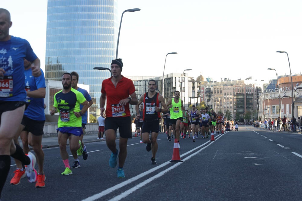 Foto 61 de la carrera en Torre Iberdrola y puente de Deusto