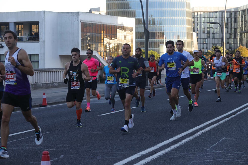 Foto 85 de la carrera en Torre Iberdrola y puente de Deusto