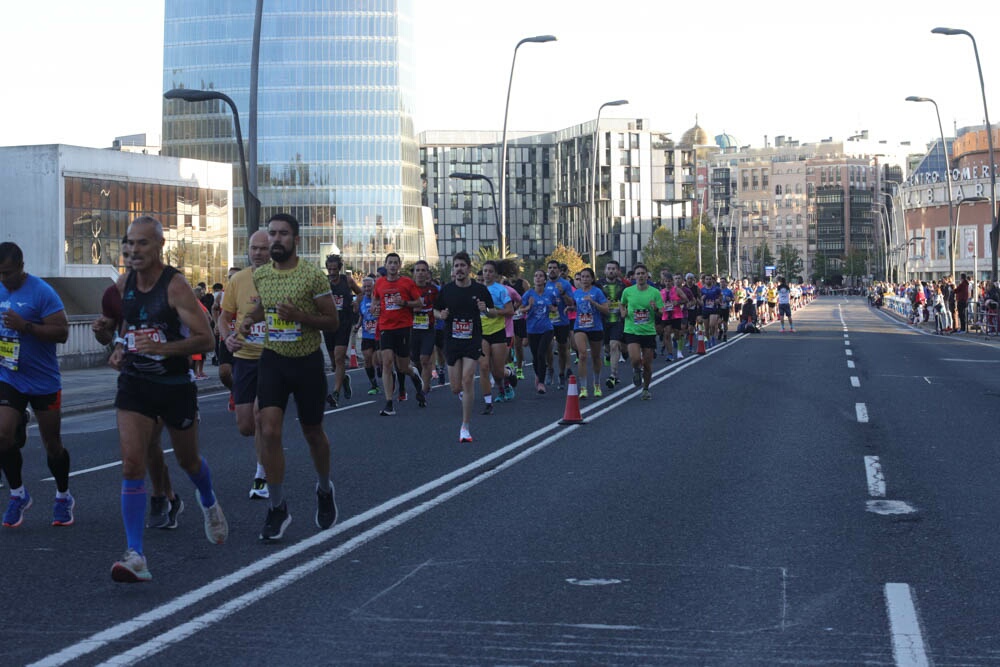 Foto 92 de la carrera en Torre Iberdrola y puente de Deusto