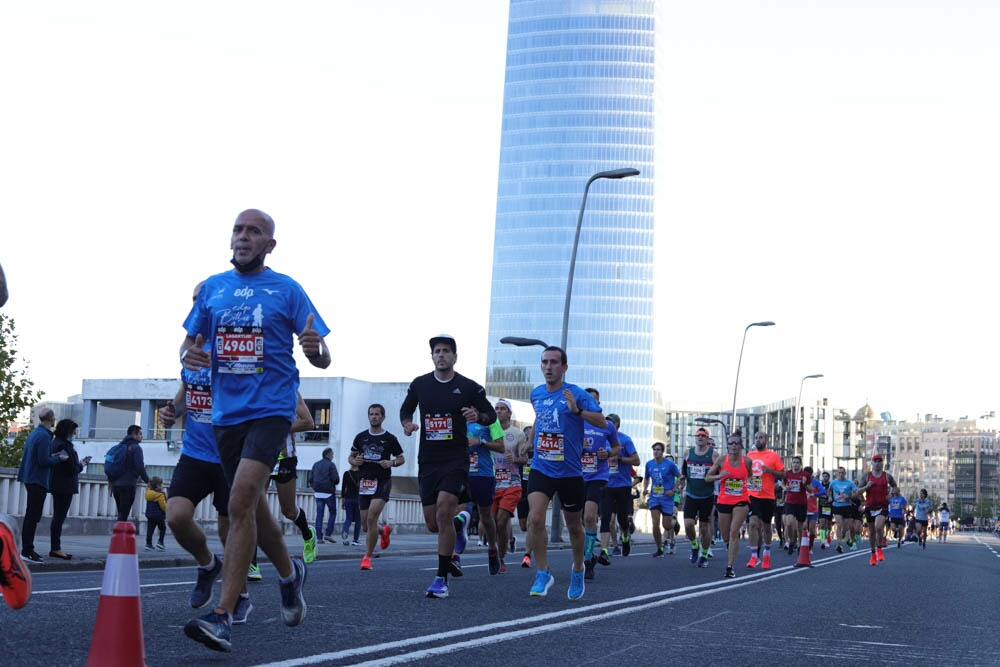 Foto 100 de la carrera en Torre Iberdrola y puente de Deusto