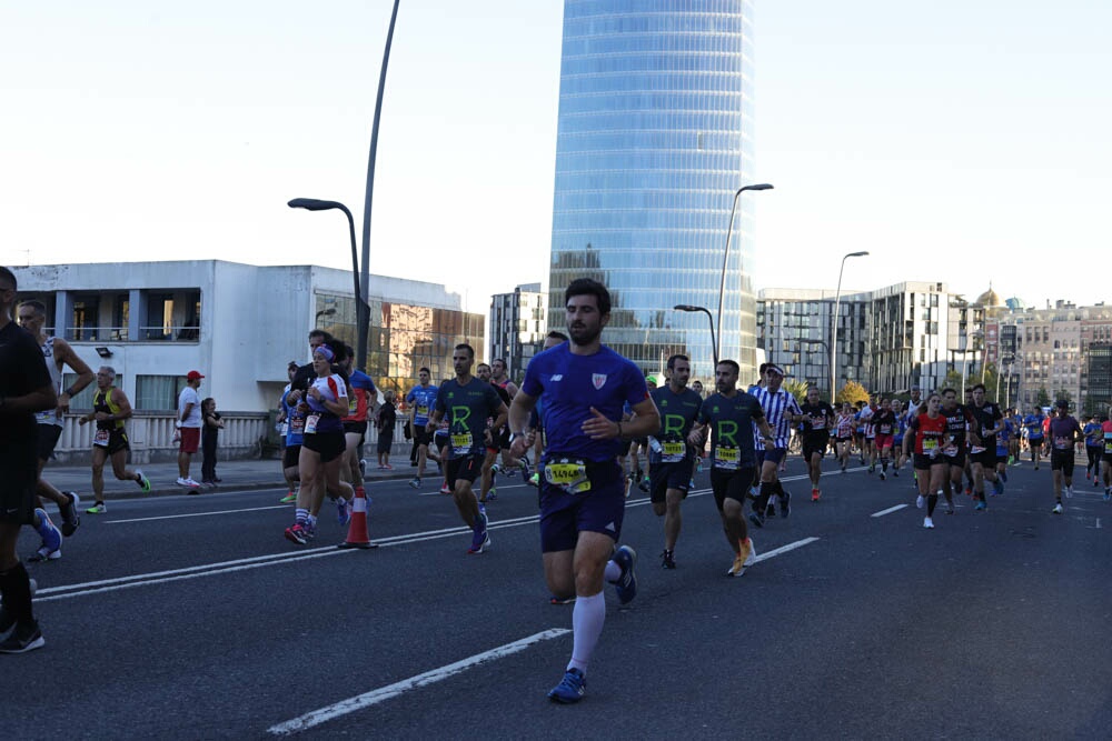 Foto 186 de la carrera en Torre Iberdrola y puente de Deusto