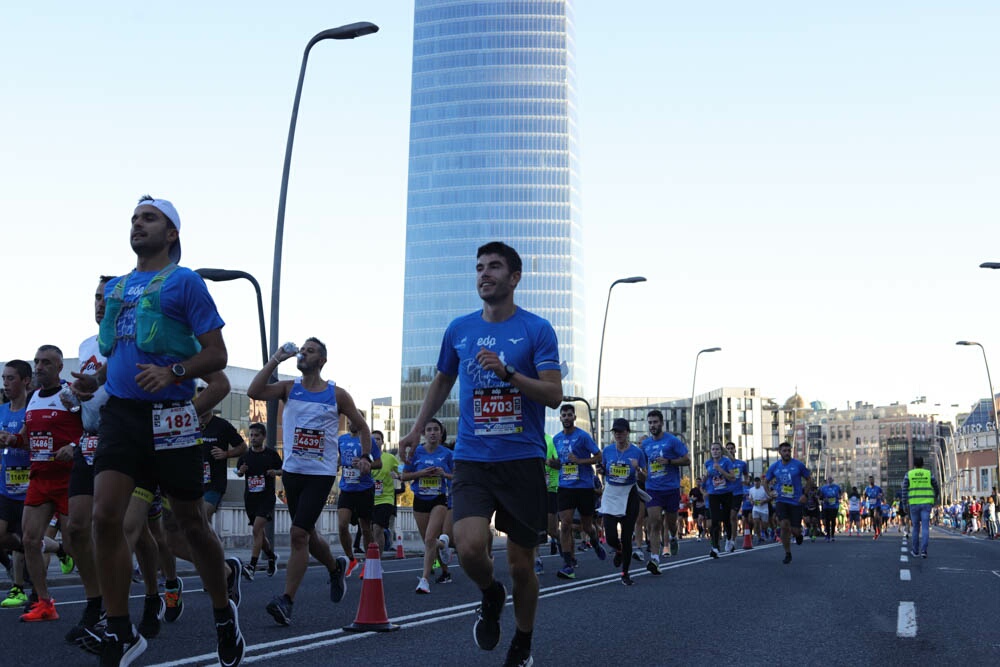 Foto 200 de la carrera en Torre Iberdrola y puente de Deusto