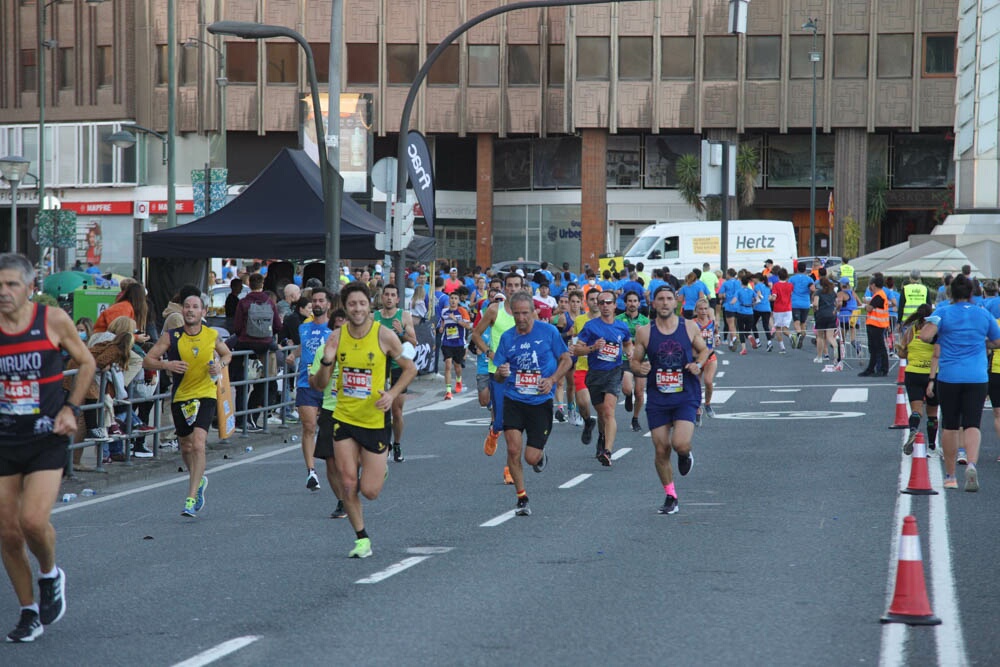 Foto 400 de la carrera en Torre Iberdrola y puente de Deusto