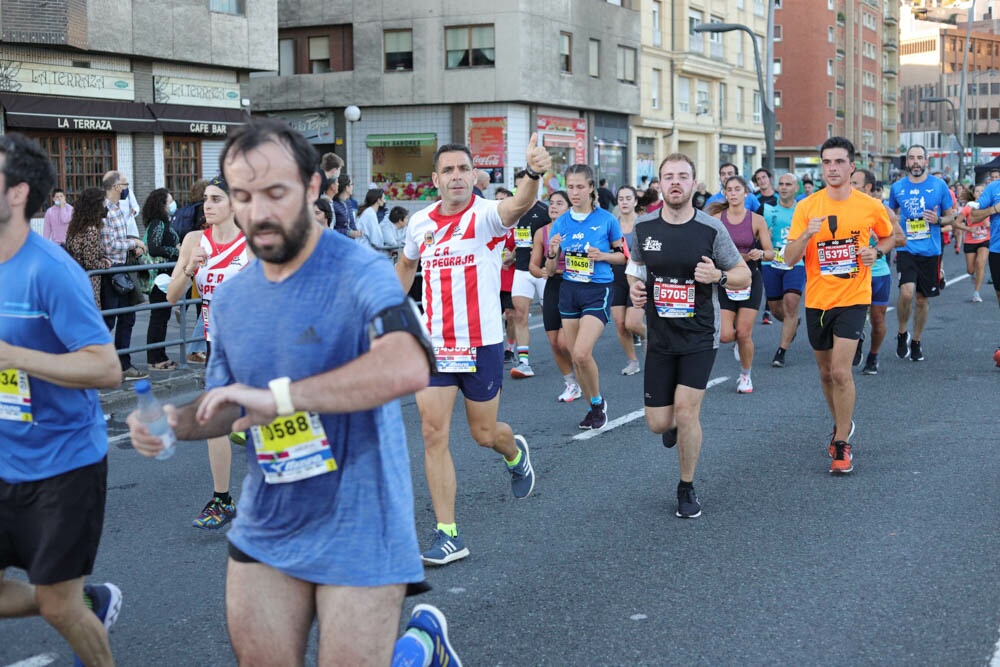 Foto 666 de la carrera en Torre Iberdrola y puente de Deusto