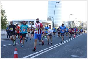 Foto 129 de la carrera en Torre Iberdrola y puente de Deusto