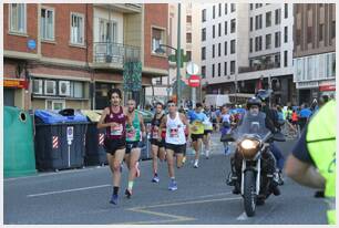 Foto 350 de la carrera en Torre Iberdrola y puente de Deusto