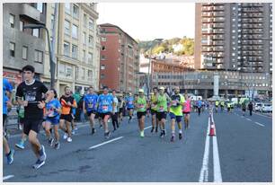 Foto 500 de la carrera en Torre Iberdrola y puente de Deusto